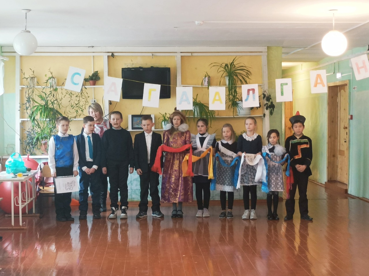 Праздник Сагаалган в начальной школе.